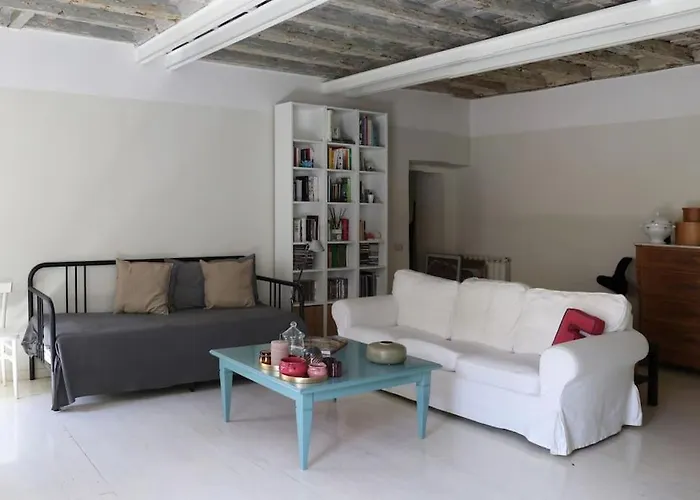 Best Authentic Apartment Monti 5 Mins From Colosseum